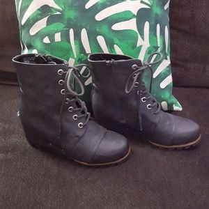 Unionbay wedge heel bootie